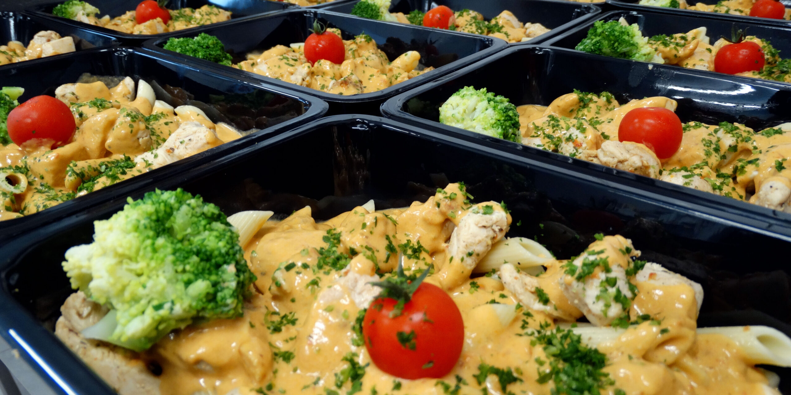 Plat : Pâtes au poulet et pesto rouge