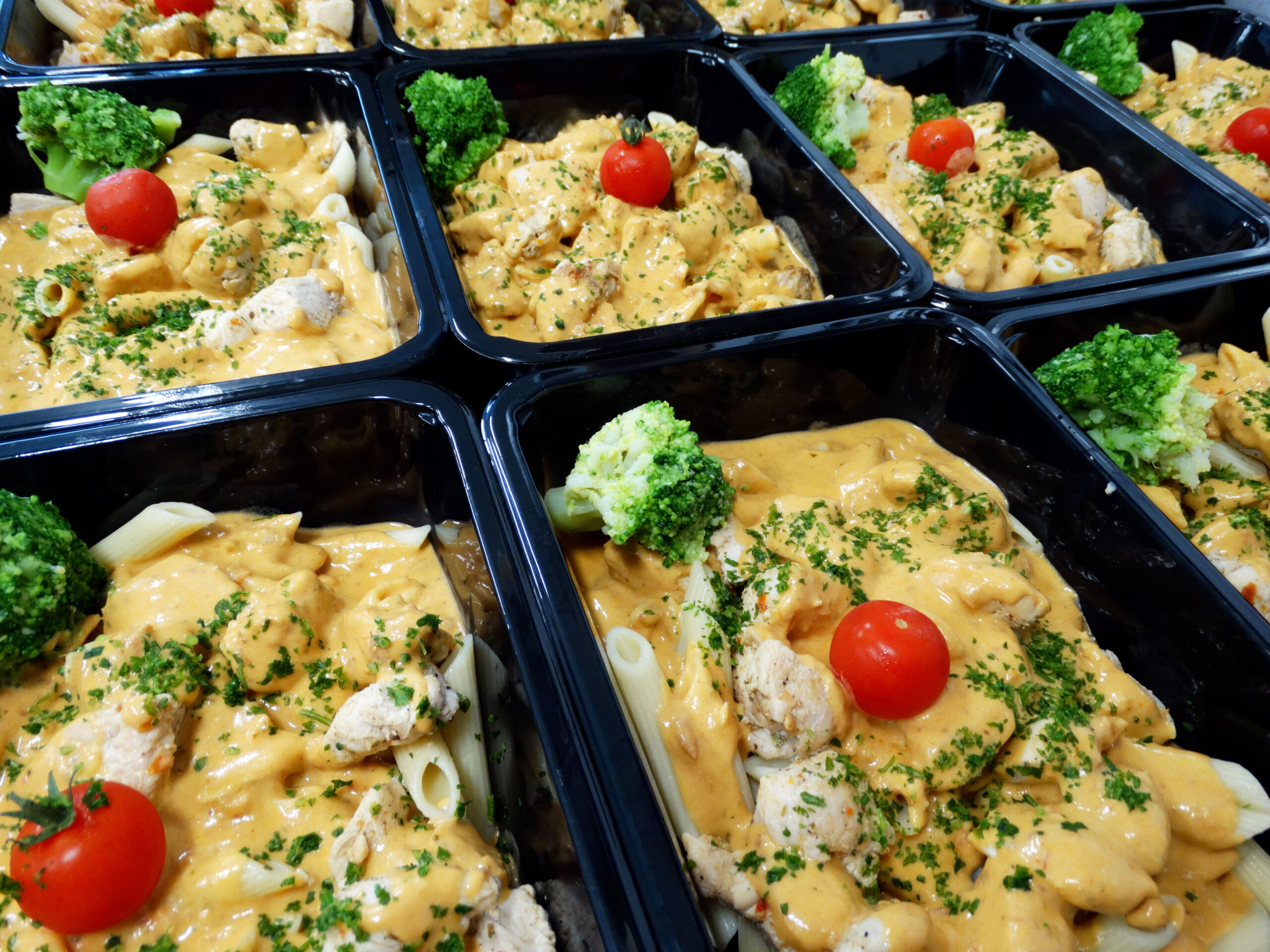 Photo du plat Pâtes au poulet et pesto rouge