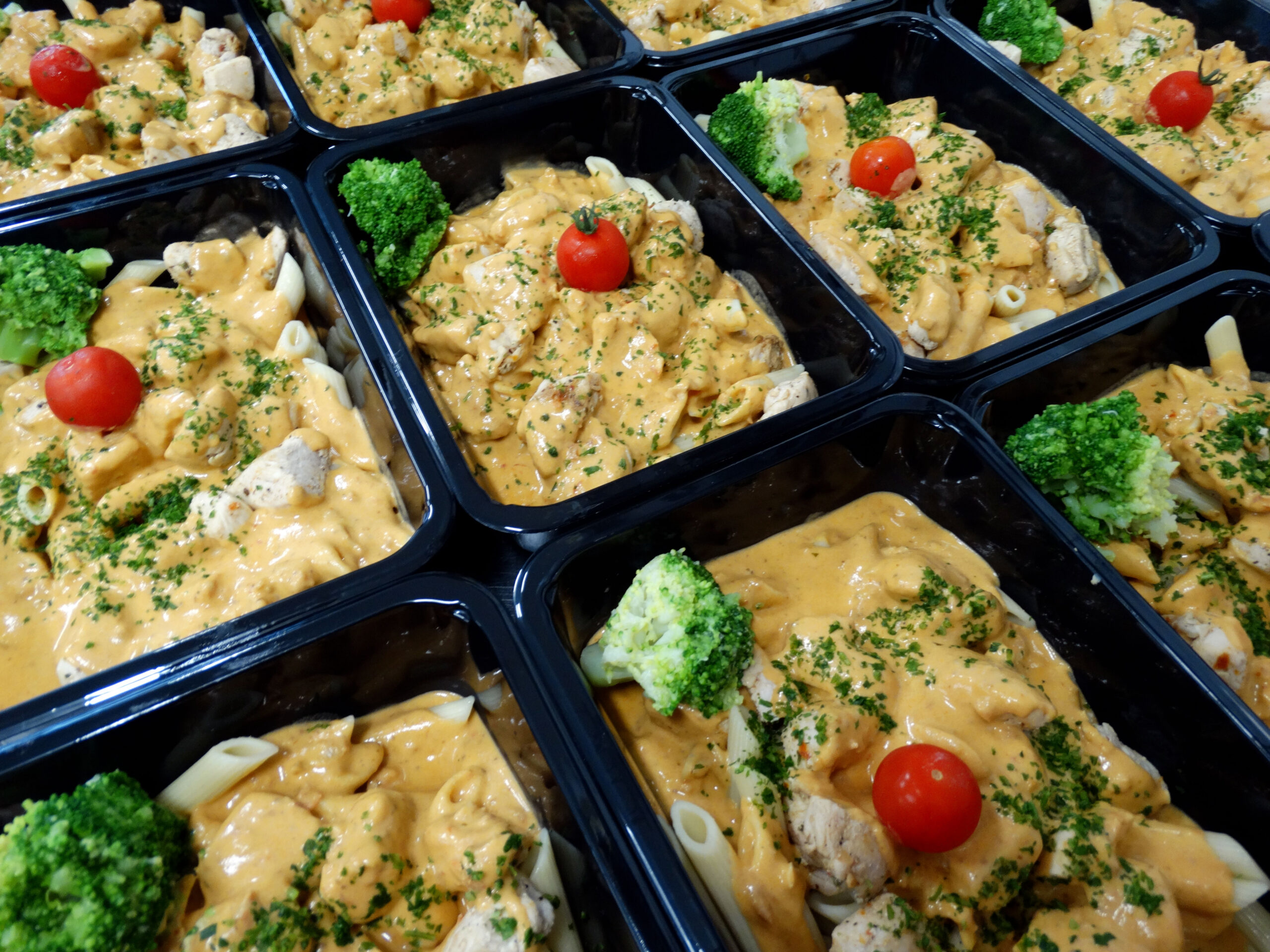 Photo du plat Pâtes au poulet et pesto rouge